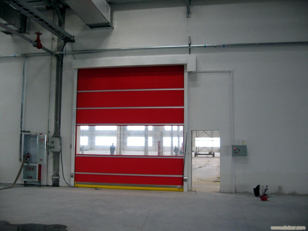 红色快速卷帘门