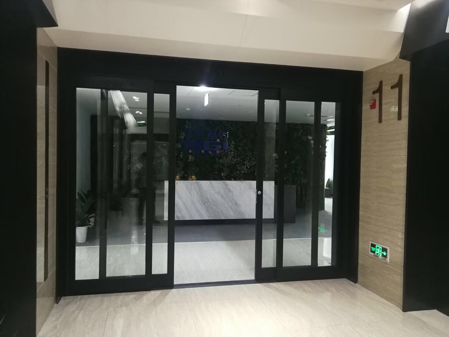 紧急疏散电动门