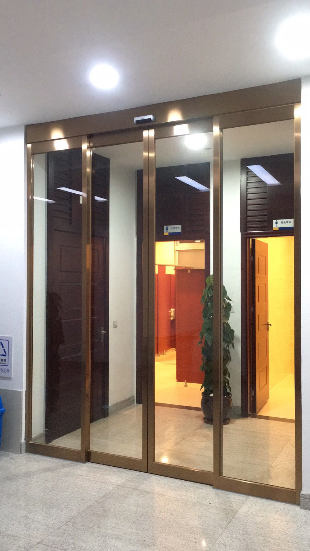 玫瑰金无指纹感应平移门