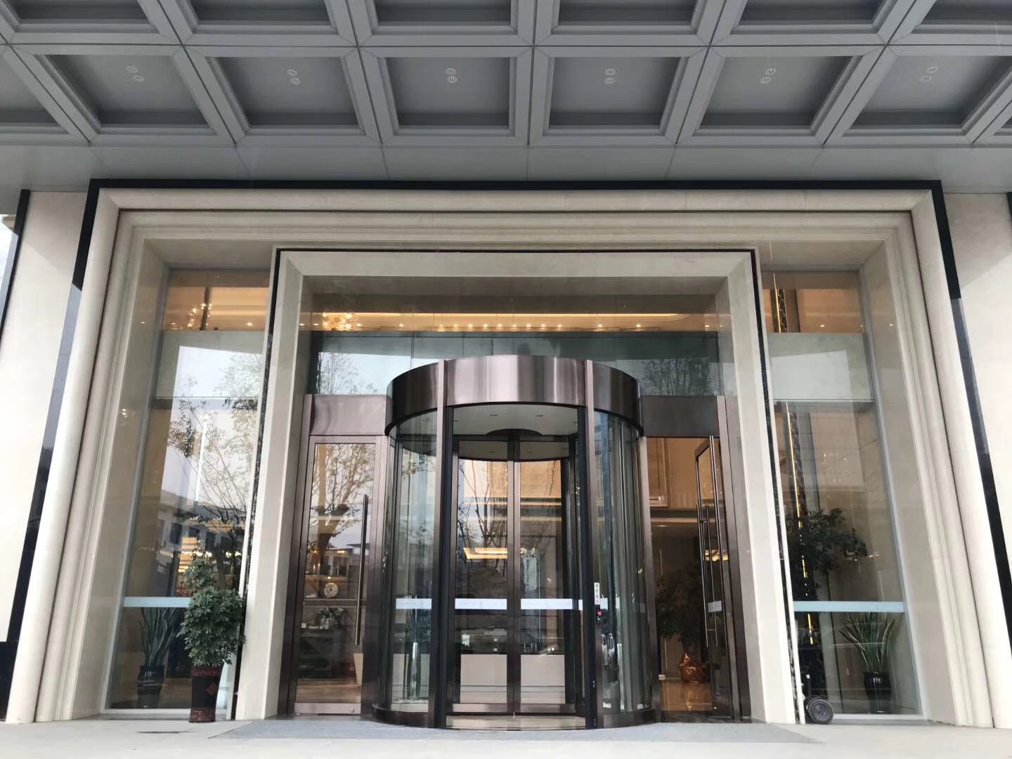 不锈钢框旋转门