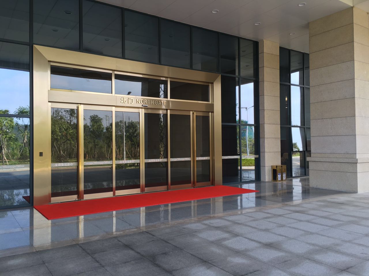 玻璃感应自动门